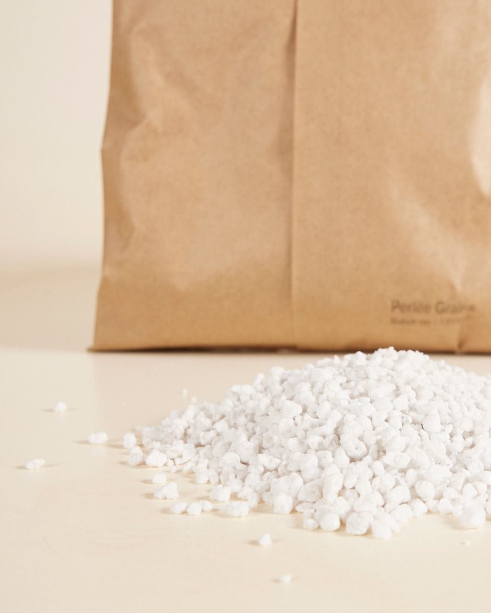 Perlite grains